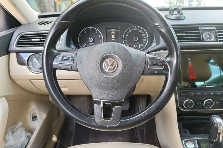 Used Volkswagen Passat 2015 2.0 TSI DSG Prestige Edition Steering Wheel