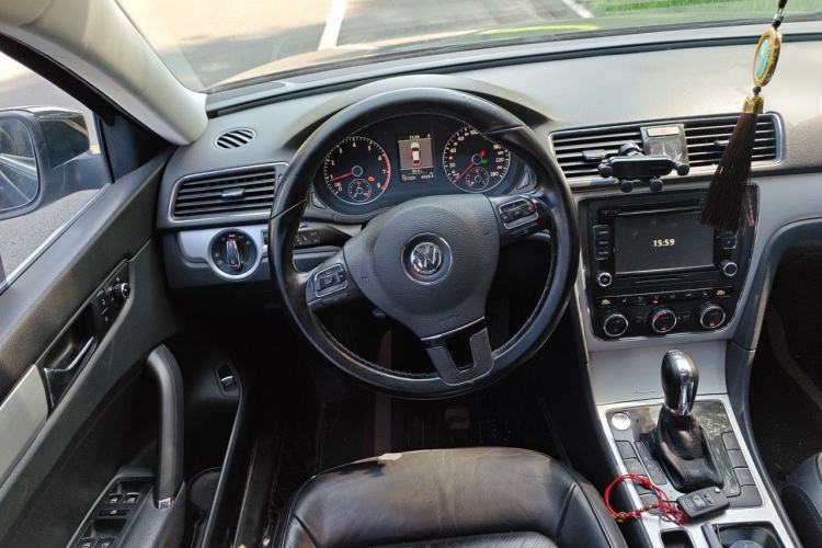Used Volkswagen Passat 2015 1.8TSI DSG Prestige Edition Steering Wheel