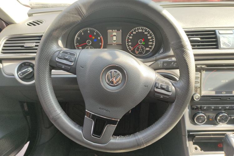 Used Volkswagen Passat 2015 1.8TSI DSG Prestige Edition Steering Wheel