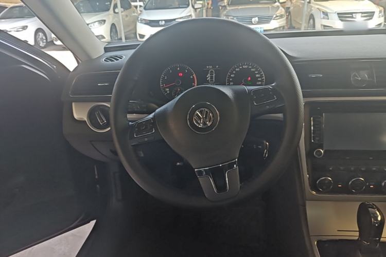 Used Volkswagen Passat 2015 1.8TSI DSG Prestige Edition Steering Wheel