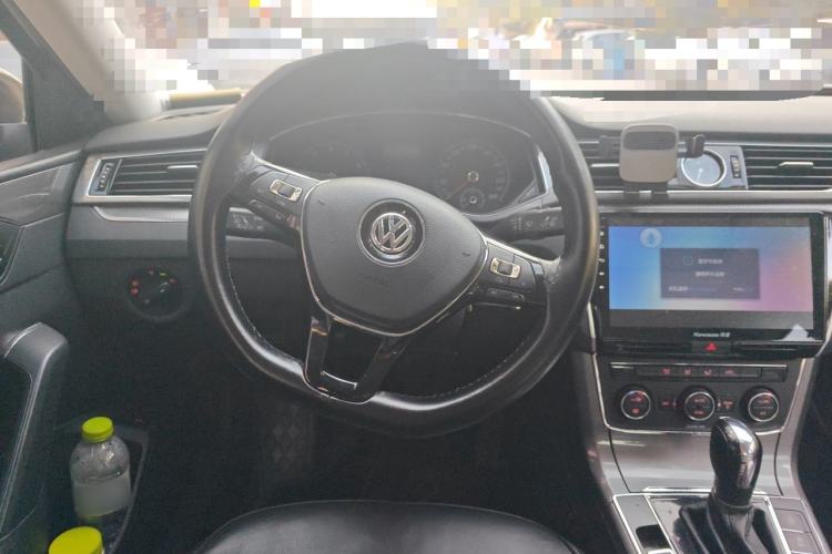 Used Volkswagen Passat 2015 1.8TSI Automatic Prestige Edition Steering Wheel