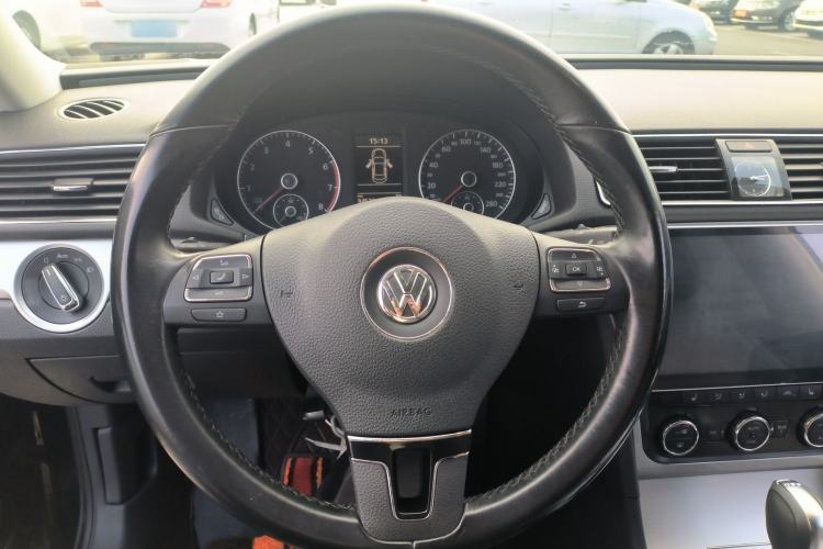Used Volkswagen Passat 2015 1.8TSI DSG Prestige Edition Steering Wheel