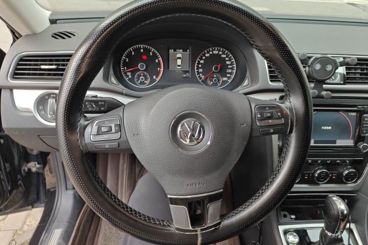 Used Volkswagen Passat 2015 2.0 TSI DSG Prestige Edition Steering Wheel