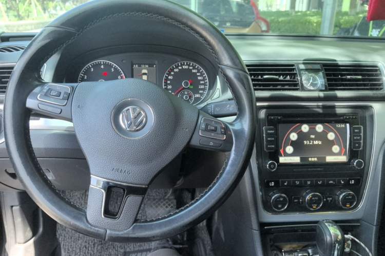 Used Volkswagen Passat 2015 1.8TSI DSG Prestige Edition Steering Wheel