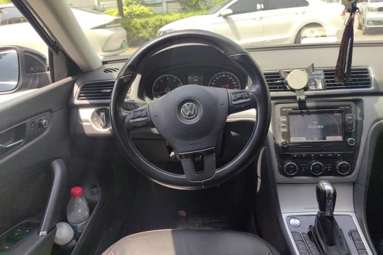 Used Volkswagen Passat 2015 1.8TSI DSG Prestige Edition Steering Wheel
