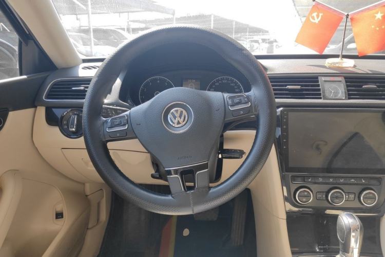 Used Volkswagen Passat 2015 1.8TSI DSG Prestige Edition Steering Wheel