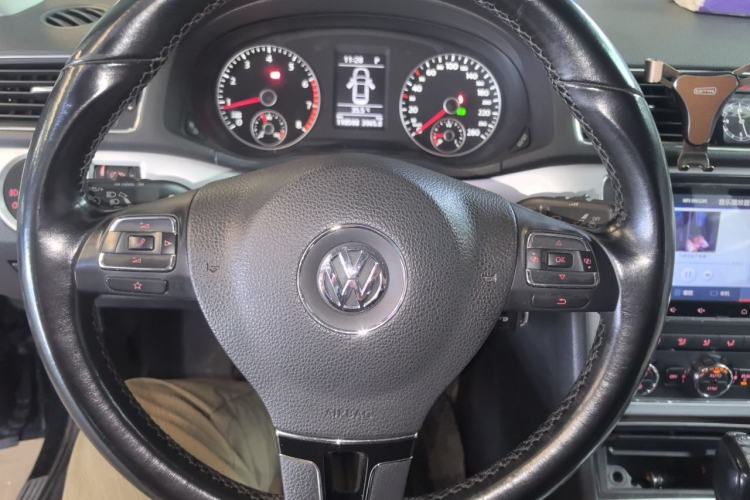 Used Volkswagen Passat 2015 1.8TSI DSG Prestige Edition Steering Wheel