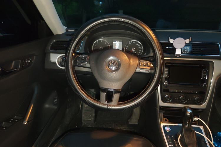 Used Volkswagen Passat 2015 1.8TSI DSG Prestige Edition Steering Wheel