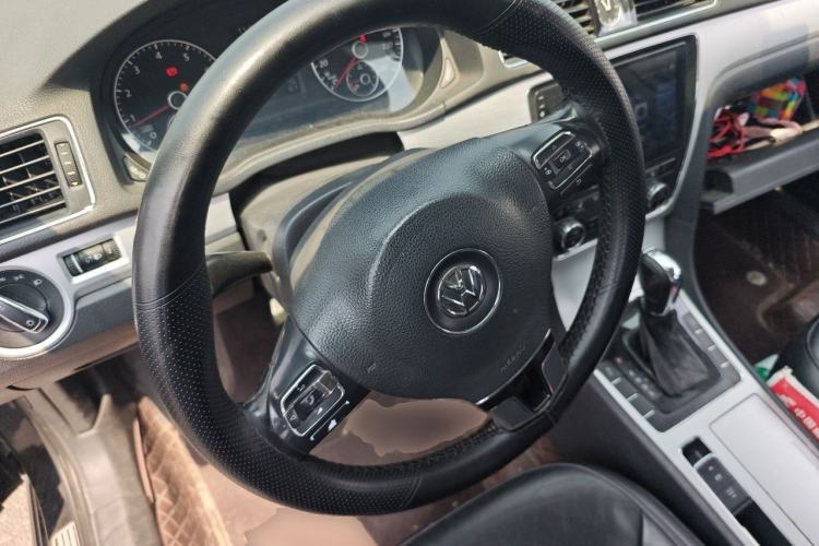 Used Volkswagen Passat 2015 1.8TSI DSG Prestige Edition Steering Wheel