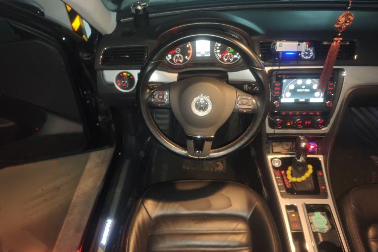 Used Volkswagen Passat 2015 1.8TSI DSG Prestige Edition Steering Wheel