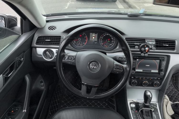 Used Volkswagen Passat 2015 1.8TSI DSG Prestige Edition Steering Wheel