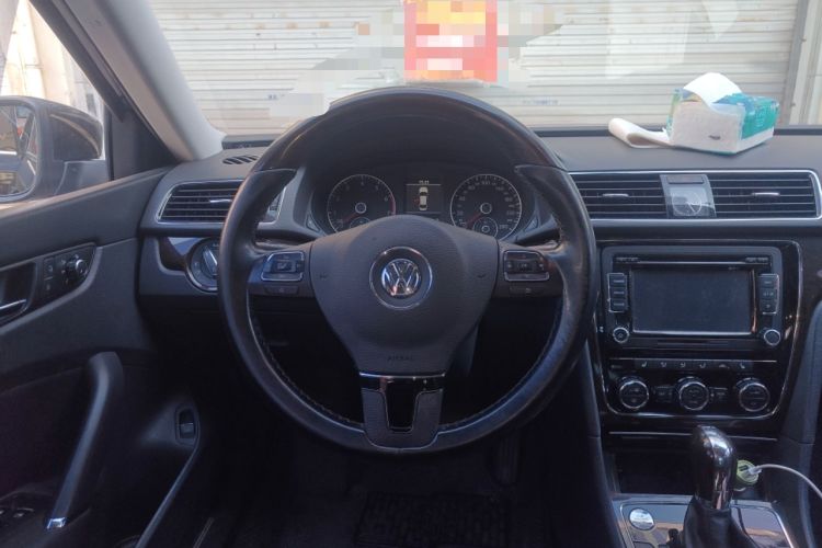 Used Volkswagen Passat 2015 1.8TSI DSG Ultimate Edition Steering Wheel
