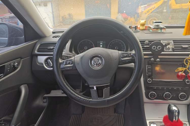 Used Volkswagen Passat 2015 1.8TSI DSG Prestige Edition Steering Wheel