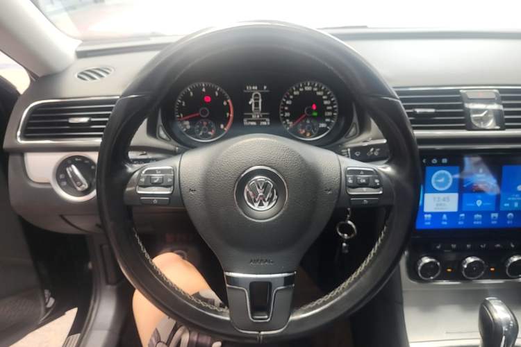 Used Volkswagen Passat 2015 1.8TSI DSG Prestige Edition Steering Wheel