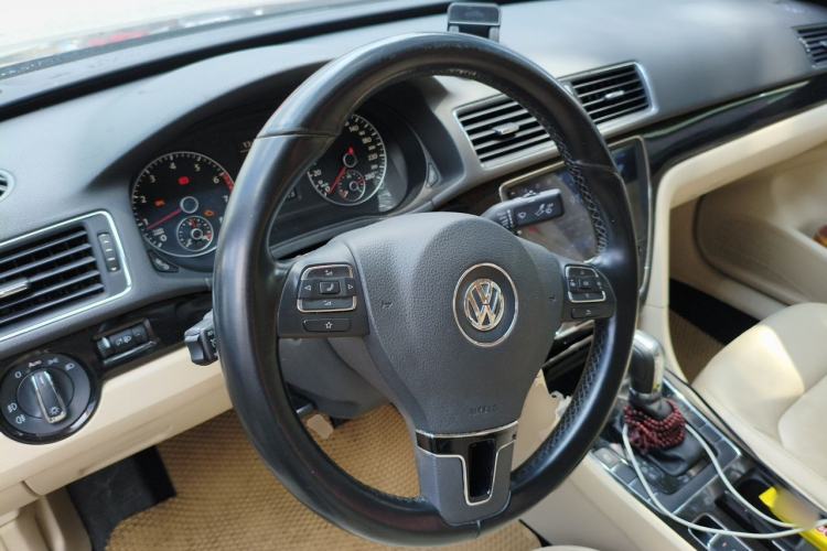 Used Volkswagen Passat 2015 1.8TSI DSG Prestige Edition Steering Wheel