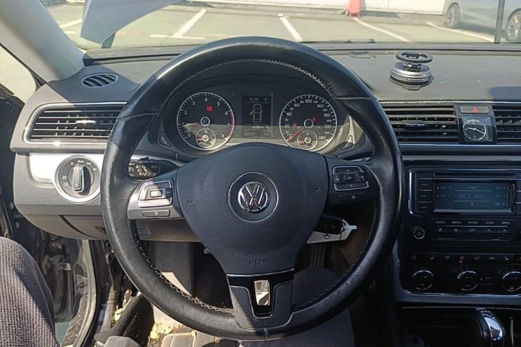 Used Volkswagen Passat 2015 1.8TSI DSG Prestige Edition Steering Wheel
