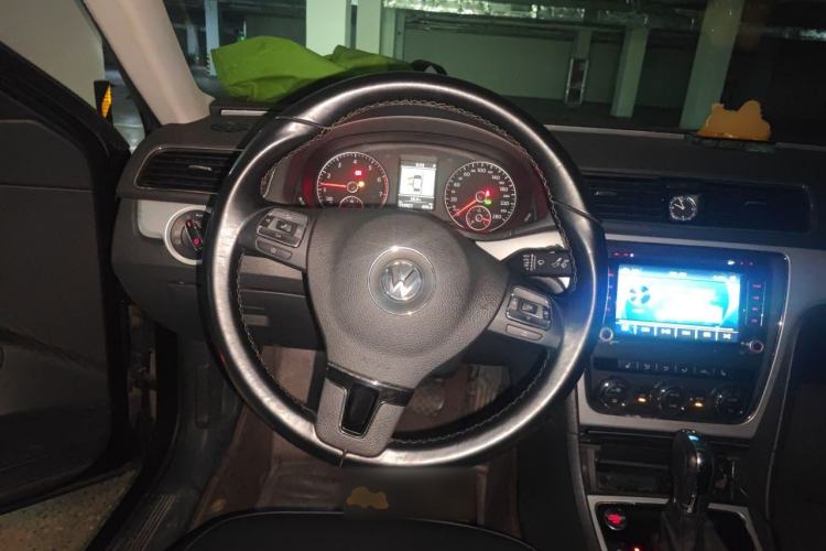 Used Volkswagen Passat 2015 1.8TSI DSG Prestige Edition Steering Wheel