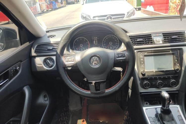 Used Volkswagen Passat 2015 1.8TSI DSG Prestige Edition Steering Wheel