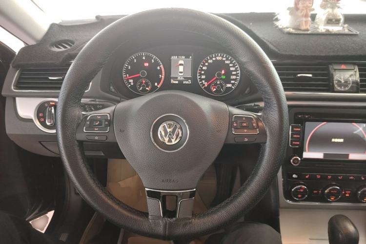 Used Volkswagen Passat 2015 1.8TSI DSG Prestige Edition Steering Wheel