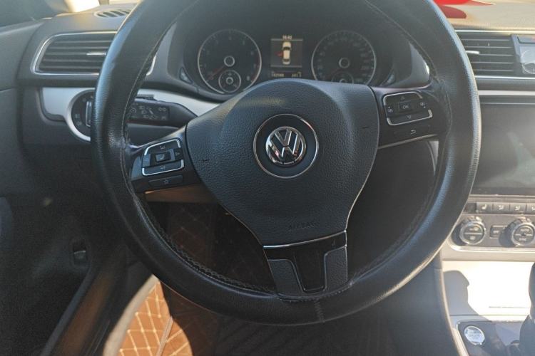 Used Volkswagen Passat 2015 1.8TSI DSG Prestige Edition Steering Wheel