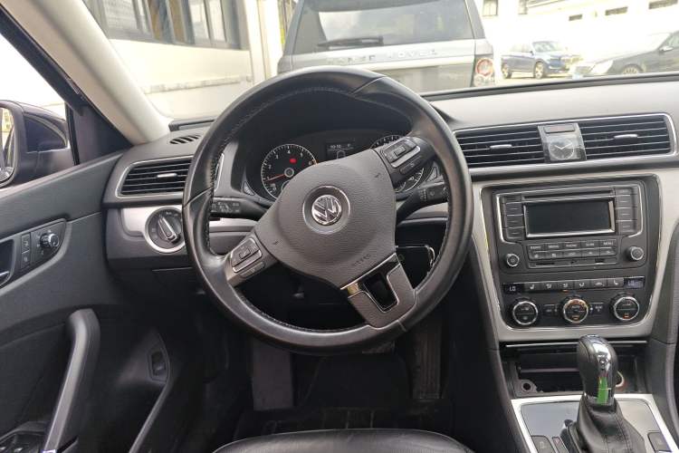Used Volkswagen Passat 2015 1.8TSI DSG Prestige Edition Steering Wheel