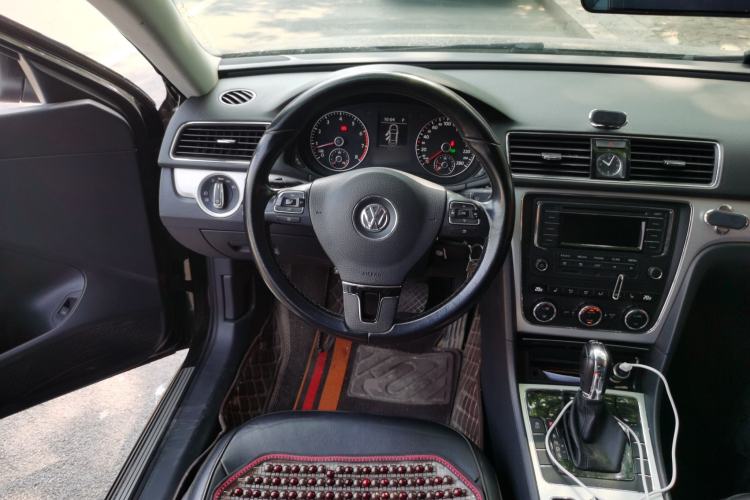Used Volkswagen Passat 2015 1.8TSI DSG Prestige Edition Steering Wheel