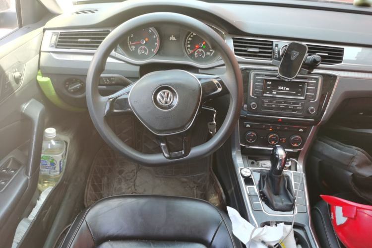 Used Volkswagen Passat 2015 1.8TSI Automatic Prestige Edition Steering Wheel
