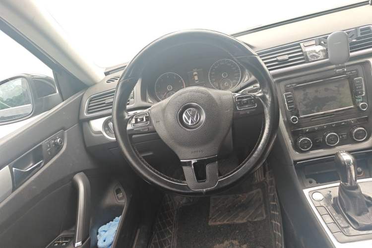 Used Volkswagen Passat 2015 1.8TSI DSG Prestige Edition Steering Wheel