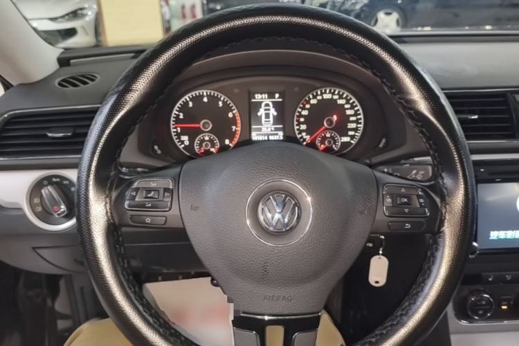 Used Volkswagen Passat 2015 1.8TSI DSG Prestige Edition Steering Wheel