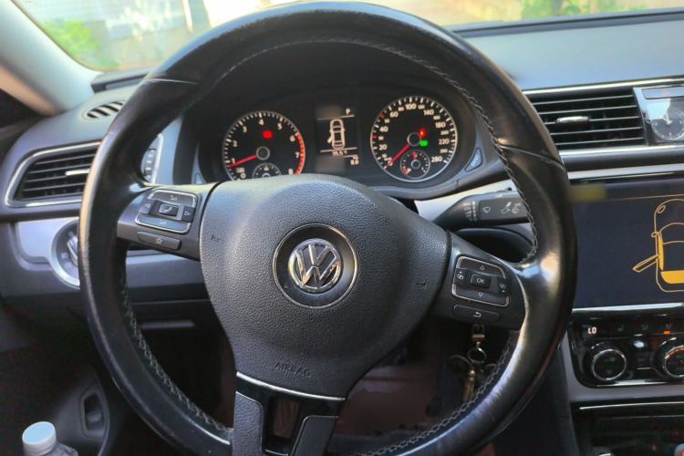Used Volkswagen Passat 2015 1.4TSI DSG Prestige Edition Steering Wheel