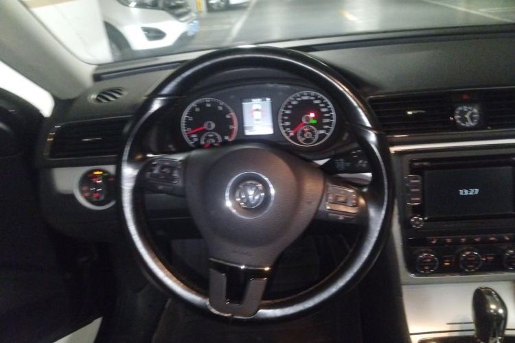 Used Volkswagen Passat 2015 1.8TSI DSG Prestige Edition Steering Wheel