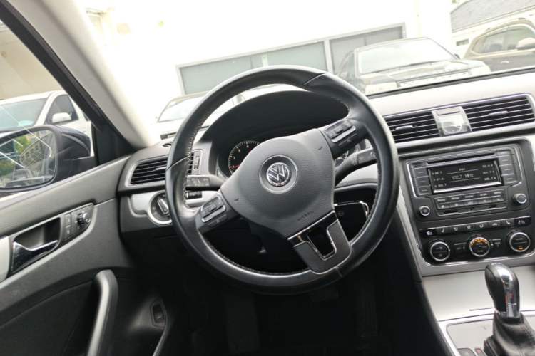 Used Volkswagen Passat 2015 1.8TSI DSG Prestige Edition Steering Wheel
