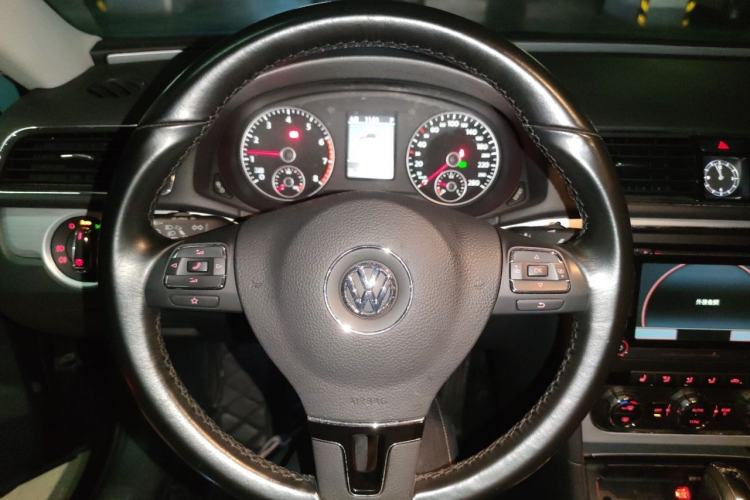 Used Volkswagen Passat 2015 1.8TSI DSG Prestige Edition Steering Wheel