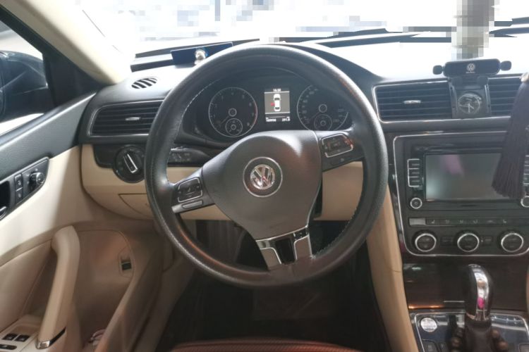 Used Volkswagen Passat 2015 1.8TSI DSG Prestige Edition Steering Wheel
