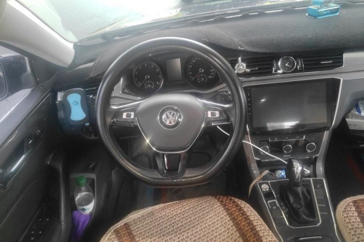 Used Volkswagen Passat 2015 1.8TSI DSG Luxury Edition Steering Wheel