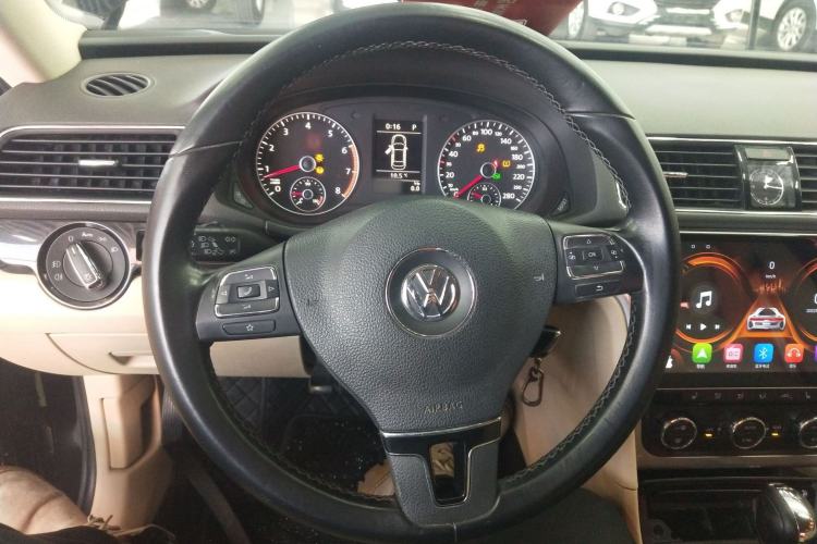Used Volkswagen Passat 2015 1.4TSI DSG Prestige Edition Steering Wheel