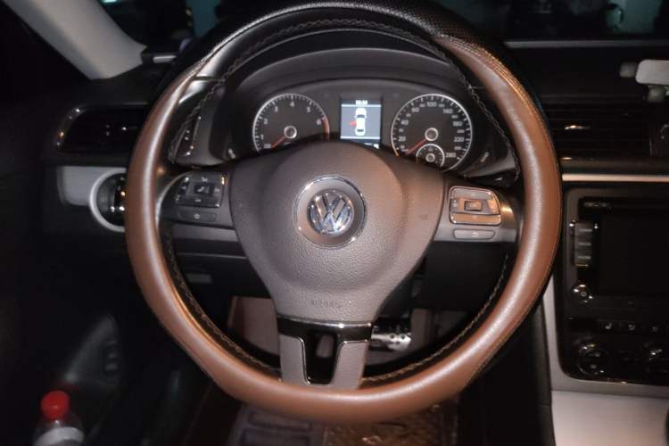 Used Volkswagen Passat 2015 1.8TSI DSG Prestige Edition Steering Wheel