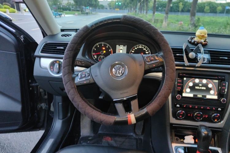 Used Volkswagen Passat 2015 2.0 TSI DSG Prestige Edition Steering Wheel