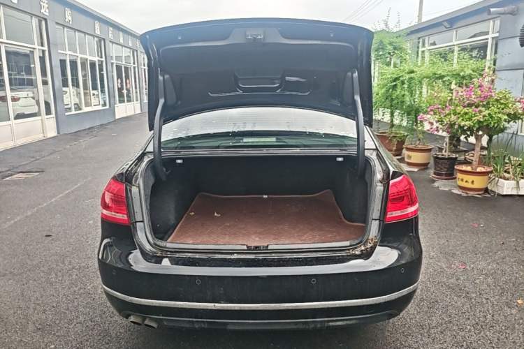 Used Volkswagen Passat 2015 1.4TSI DSG Prestige Edition Trunk