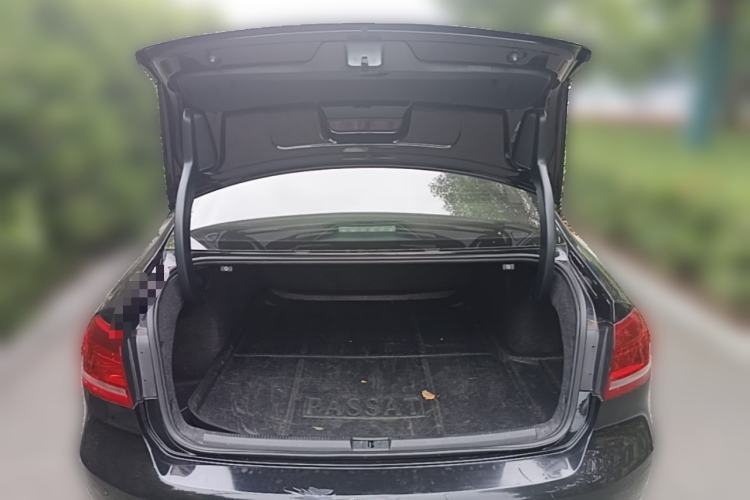 Used Volkswagen Passat 2015 1.8TSI Automatic Prestige Edition Trunk