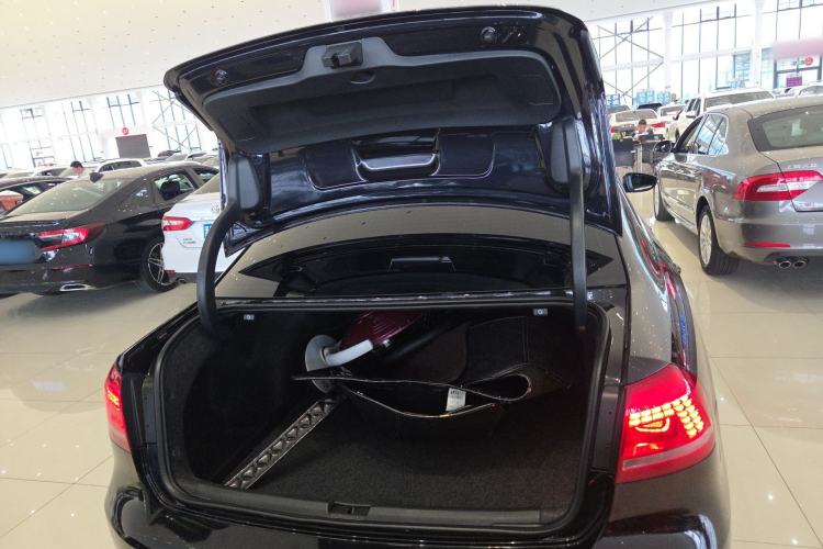Used Volkswagen Passat 2015 1.8TSI DSG Prestige Edition Trunk