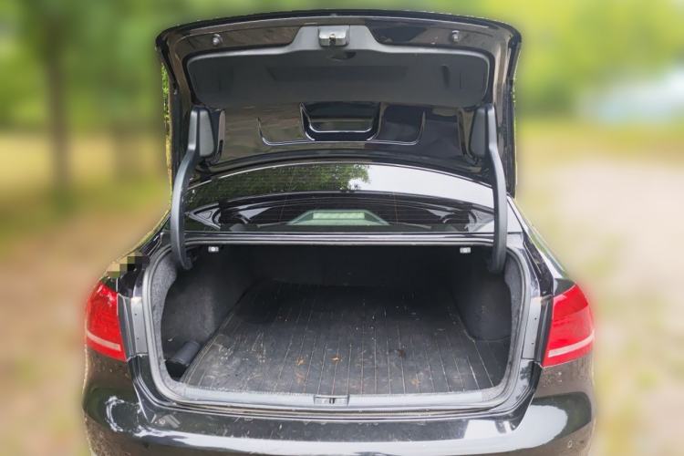 Used Volkswagen Passat 2015 1.8TSI DSG Prestige Edition Trunk