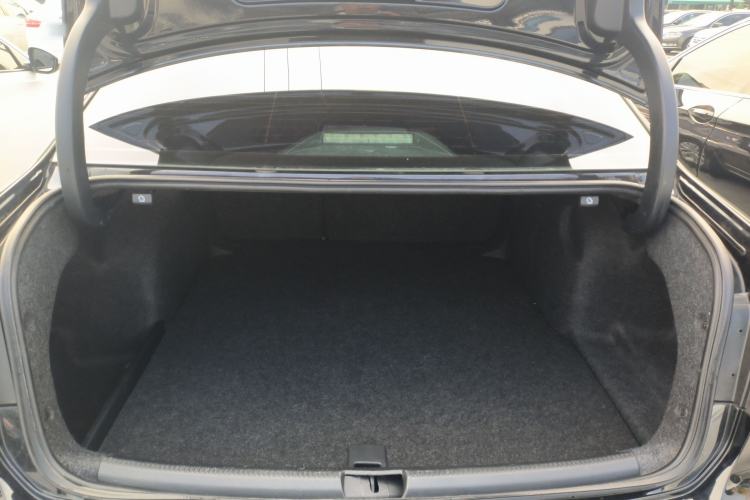 Used Volkswagen Passat 2015 1.8TSI DSG Prestige Edition Trunk