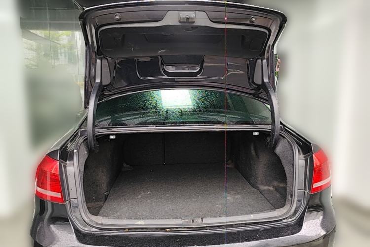 Used Volkswagen Passat 2015 1.8TSI DSG Prestige Edition Trunk