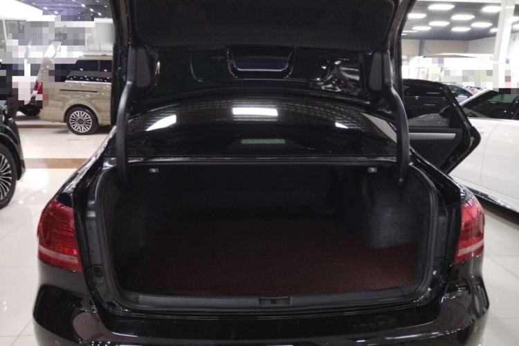 Used Volkswagen Passat 2015 1.8TSI DSG Prestige Edition Trunk