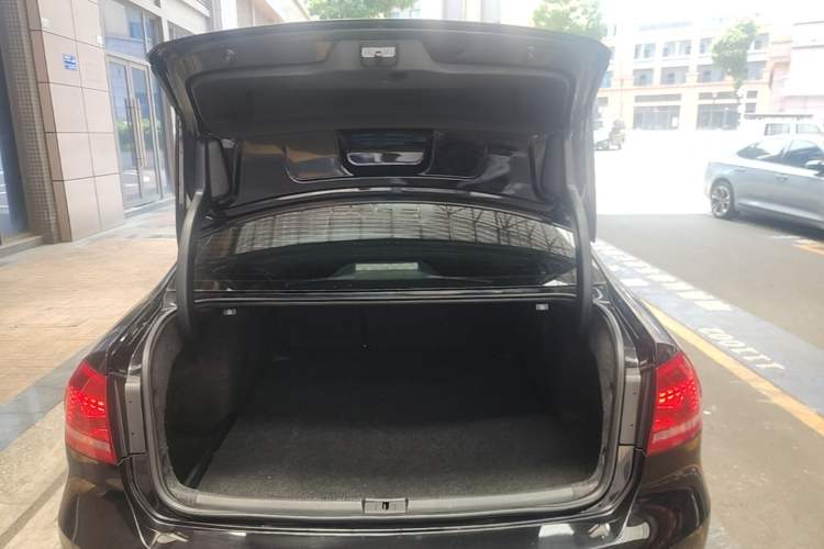 Used Volkswagen Passat 2015 1.8TSI DSG Prestige Edition Trunk