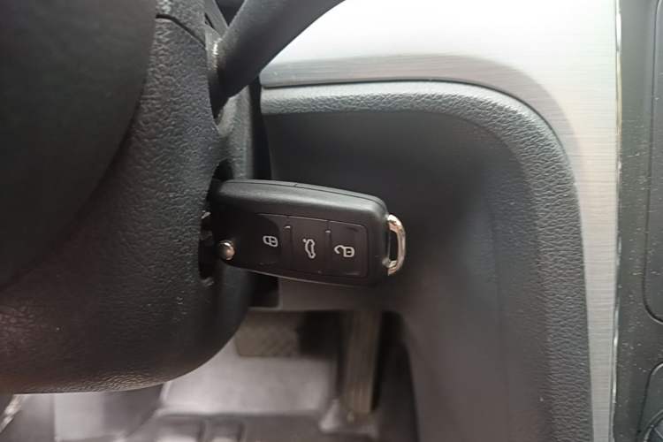 Used Volkswagen Passat 2015 1.8TSI Automatic Prestige Edition Vehicle Key