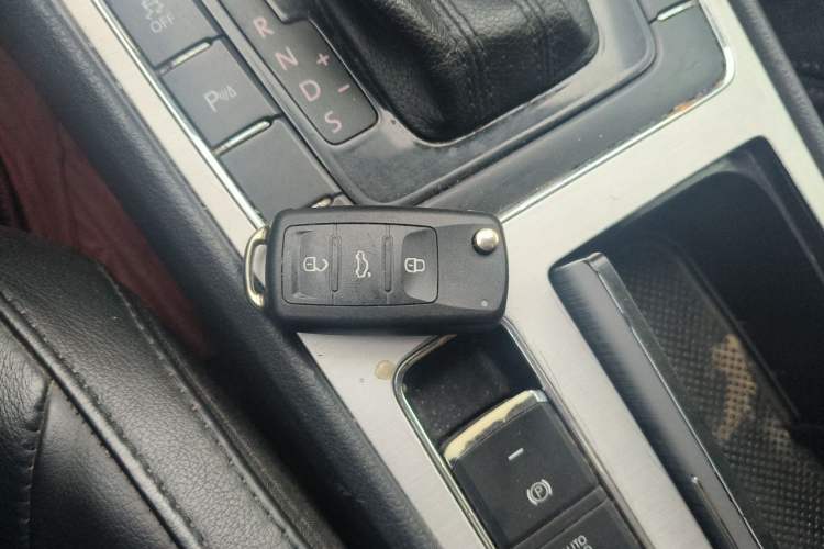 Used Volkswagen Passat 2015 1.8TSI DSG Prestige Edition Vehicle Key