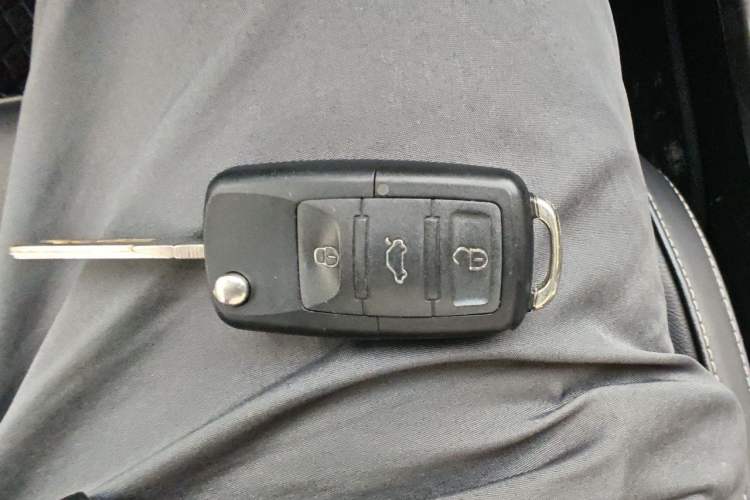 Used Volkswagen Passat 2015 1.8TSI Automatic Prestige Edition Vehicle Key