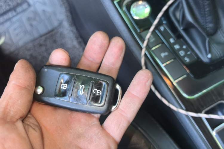 Used Volkswagen Passat 2015 1.8TSI DSG Prestige Edition Vehicle Key